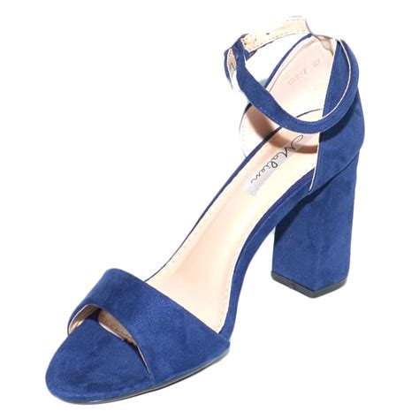 cerimonia scarpe chanel blu|Scarpe donna eleganti: 10 sandali blu da cerimonia .